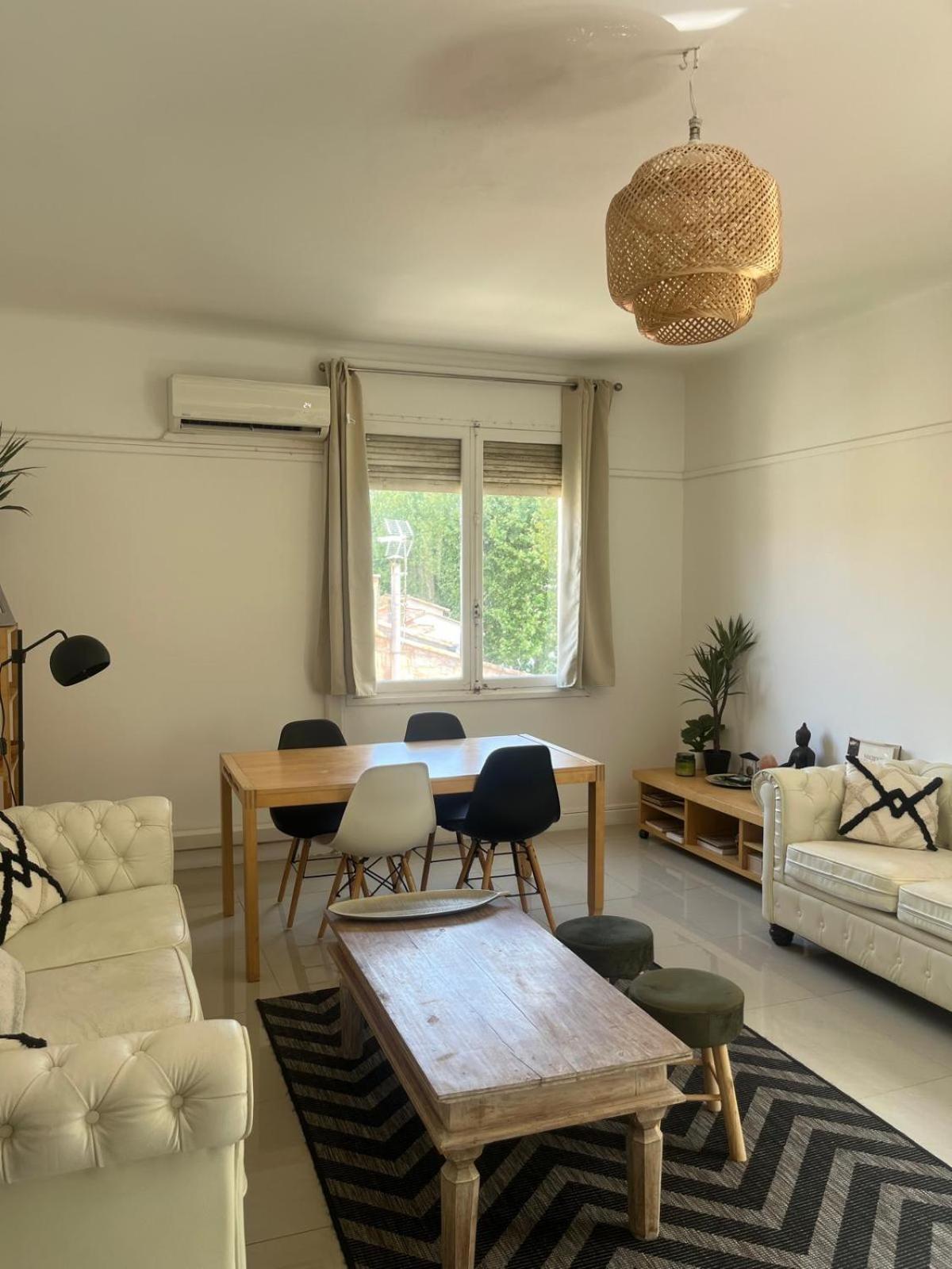 Refuge La Nuit Etoilee, Cosy Bedroom Au Bord De L'eau, View On River Or Garden, Center 5 Mn Walk, Free Wifi, Coffee, Tea, Parking Homestay